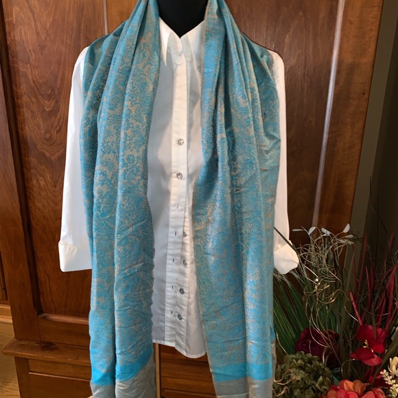 Scarf - Picture 2 of 4